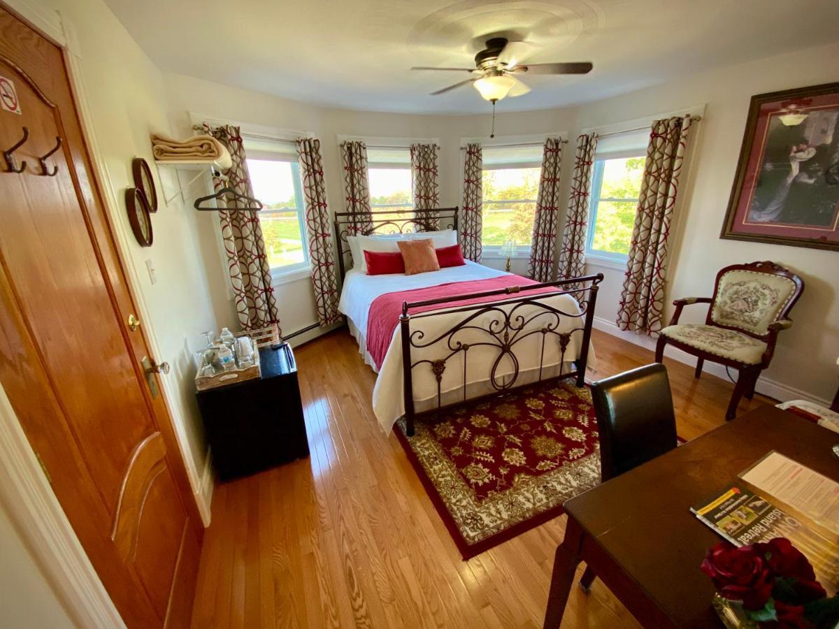 Twin Peaks B&B Mindemoya Δωμάτιο φωτογραφία