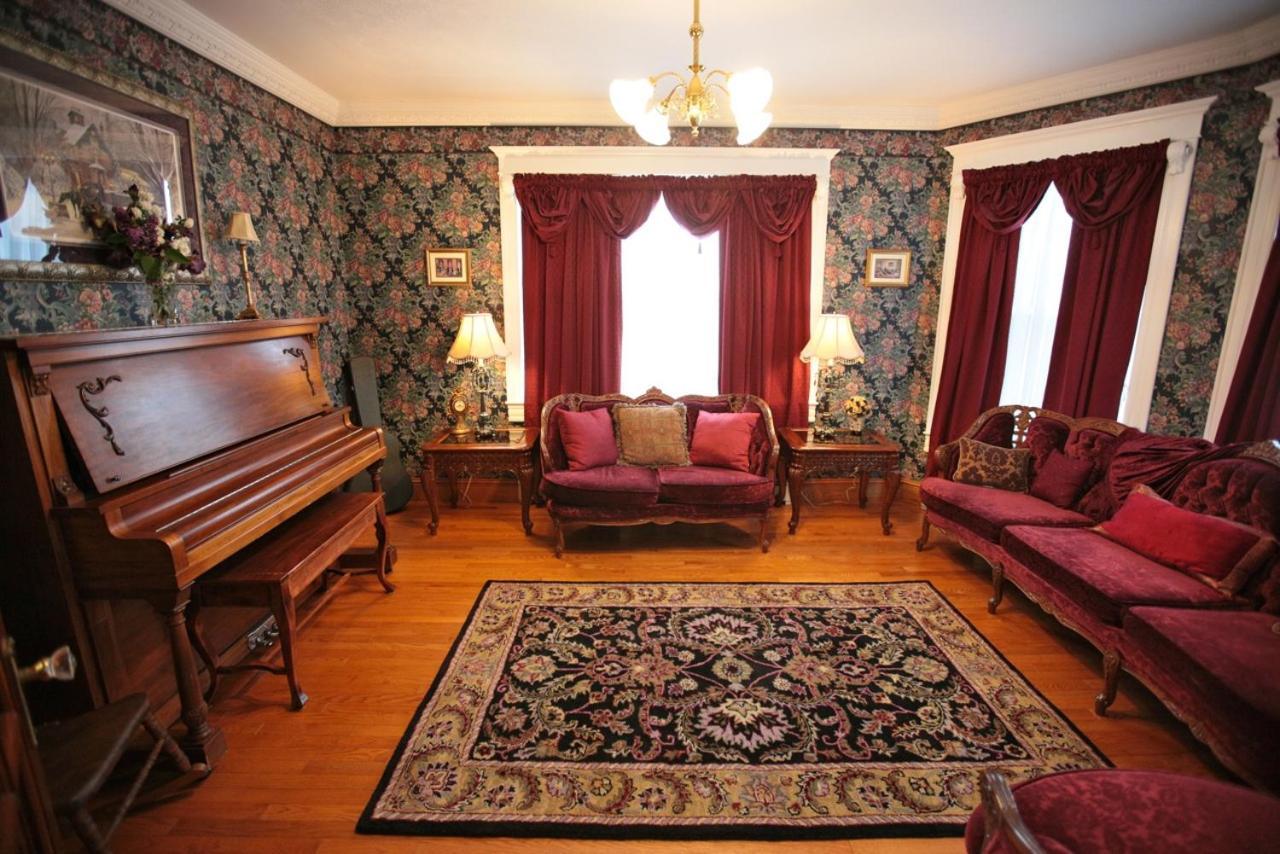 Twin Peaks B&B Mindemoya Εξωτερικό φωτογραφία
